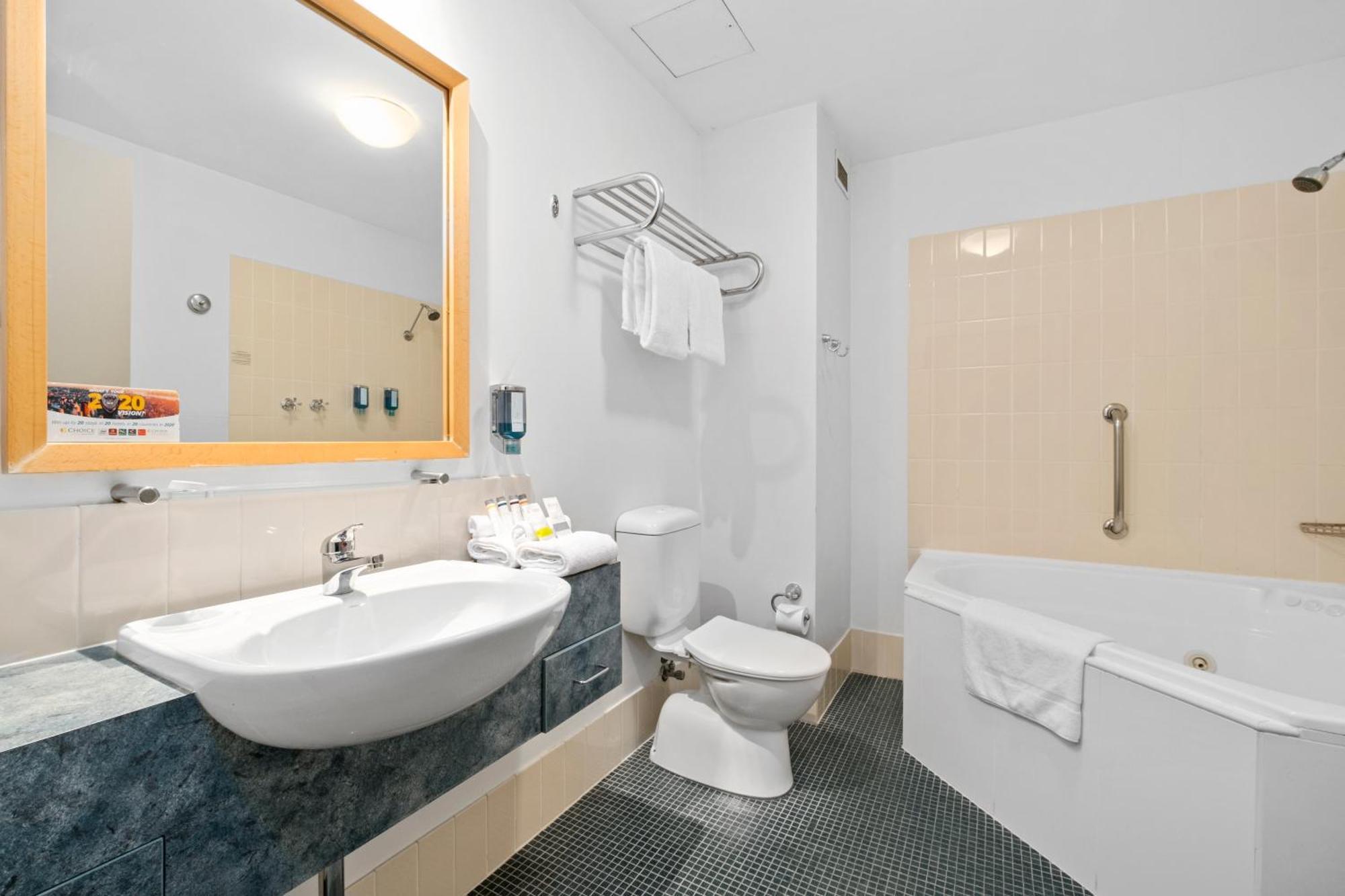 Quality Hotel Dickson Canberra Exterior foto