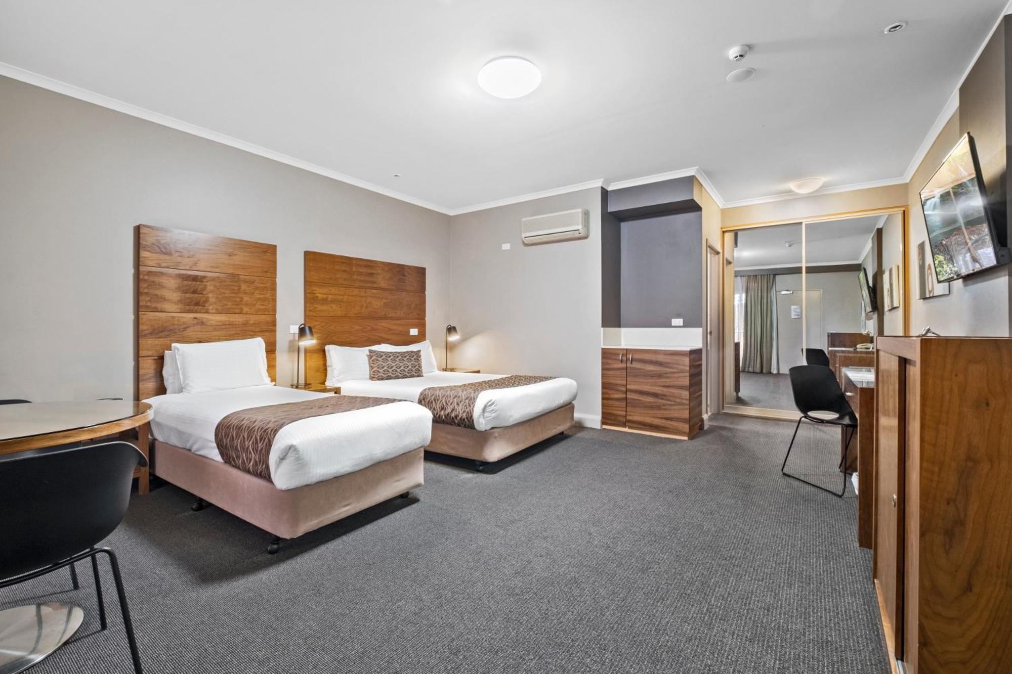 Quality Hotel Dickson Canberra Exterior foto