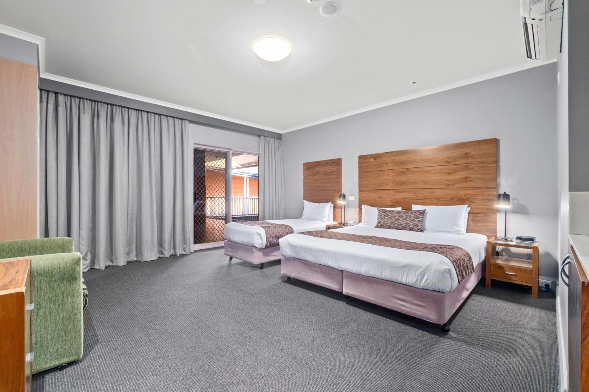 Quality Hotel Dickson Canberra Exterior foto