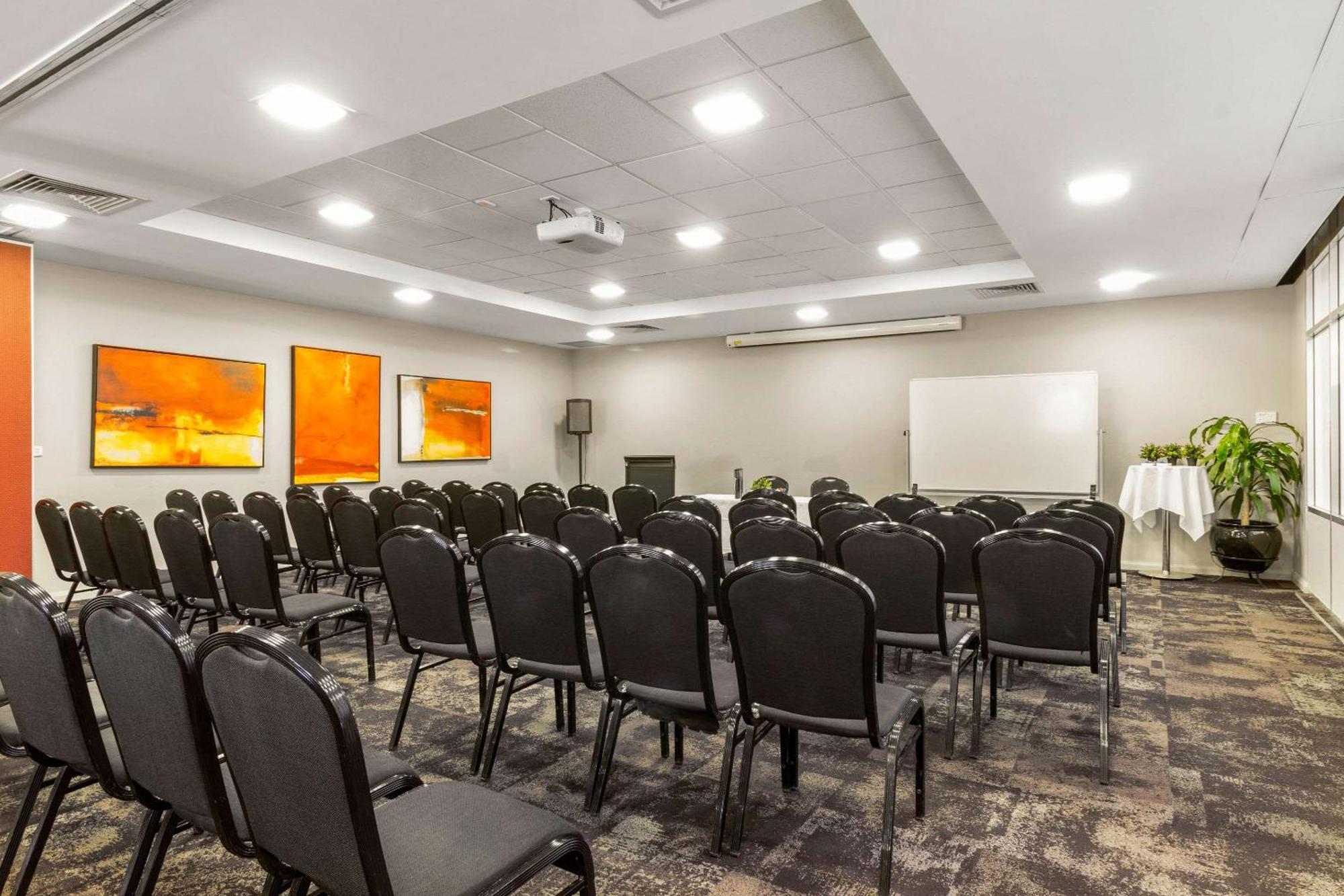 Quality Hotel Dickson Canberra Exterior foto