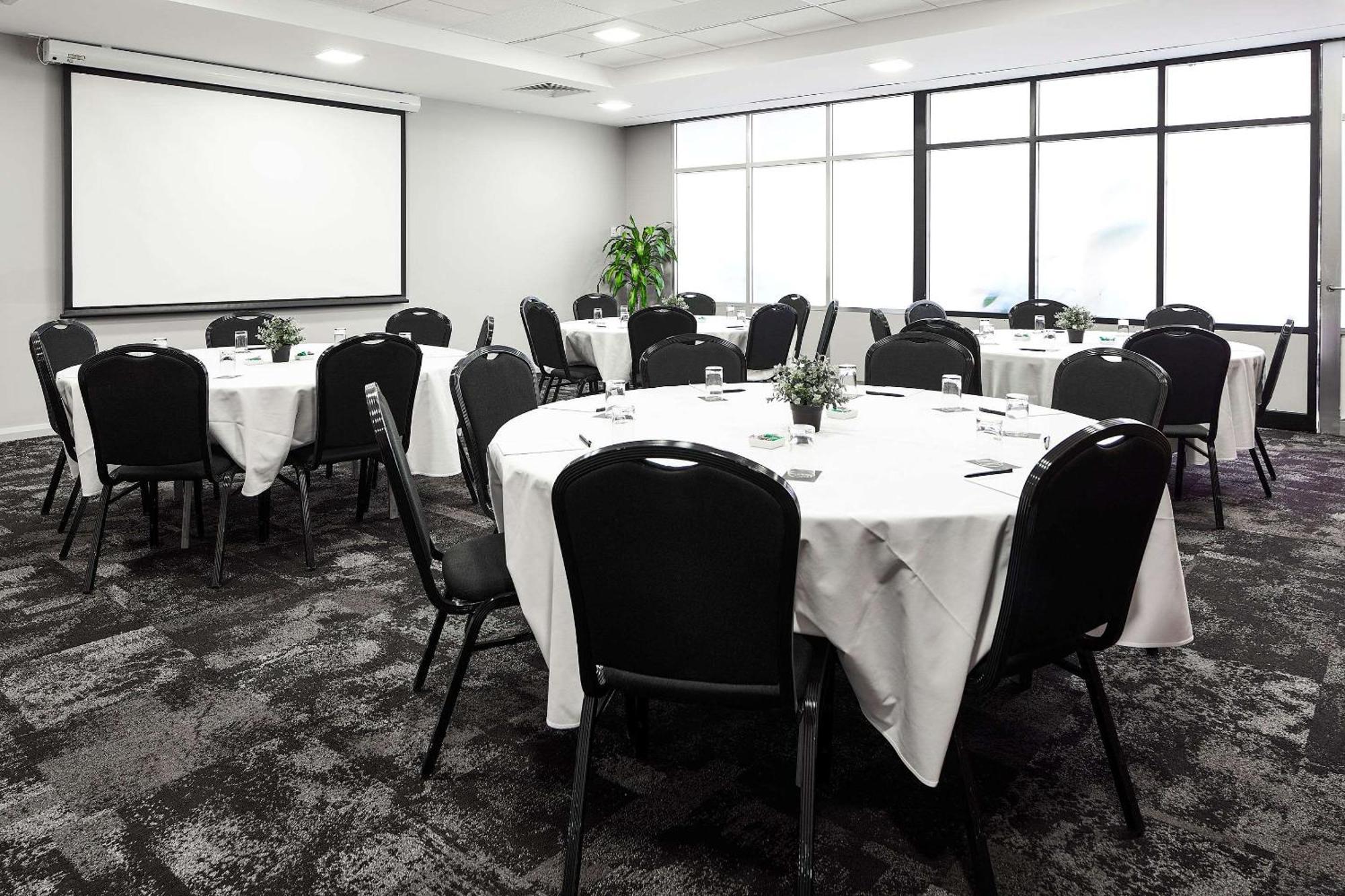 Quality Hotel Dickson Canberra Exterior foto