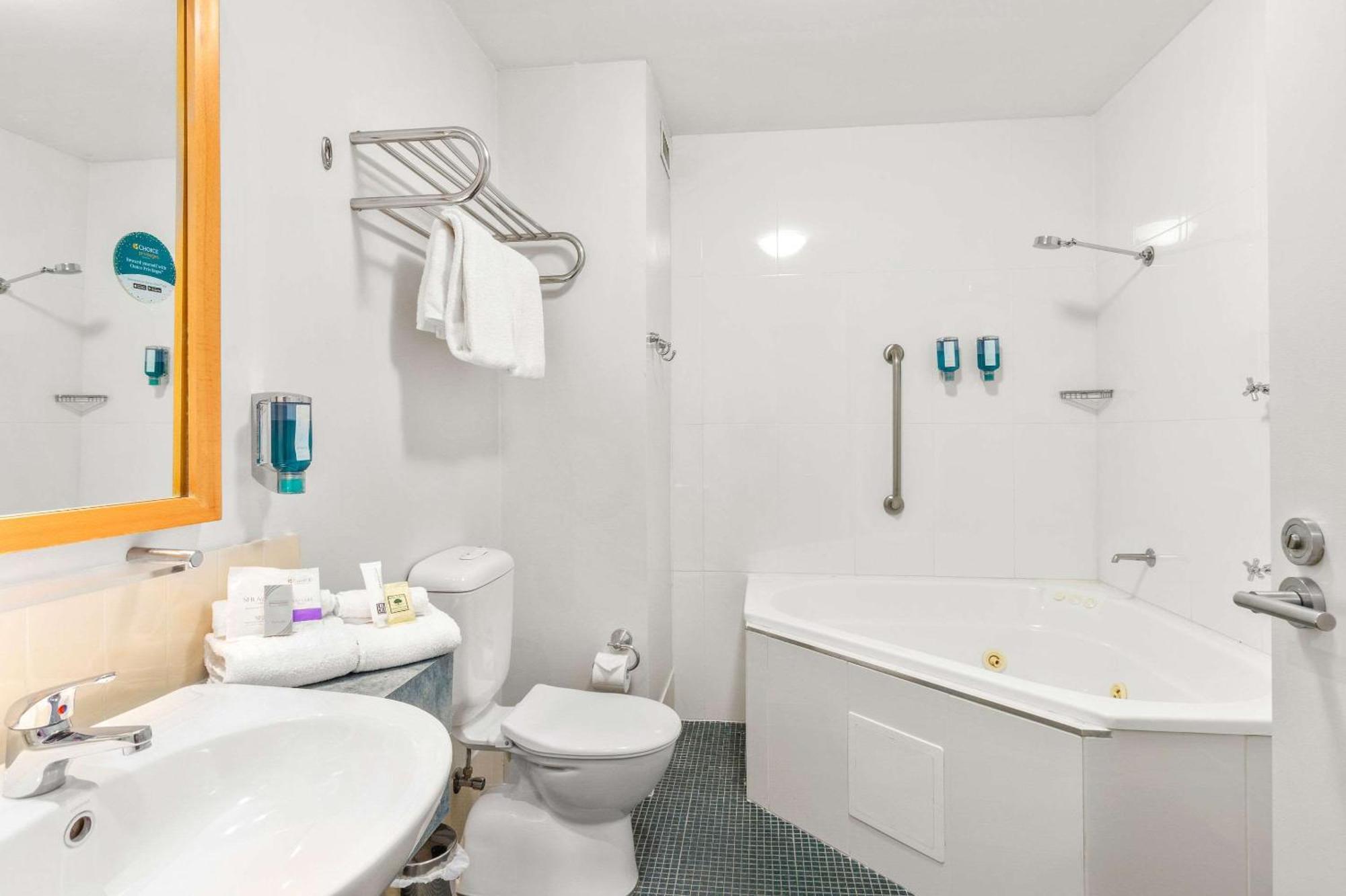 Quality Hotel Dickson Canberra Exterior foto
